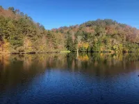 Private dock!  Low traffic LAKEFRONT now booking for 2025! Hotels in Laurel County