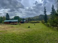 2 Private Cabins on an Secluded Acre, Walk to Restaurants, Fully Fenced Hotels in Apache County