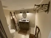 Riverbed, Romantic Waterfront Suite, walk to town<br><br>