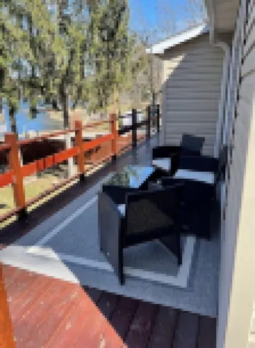 Lakefront Cottage with Amazing Views and Privacy!