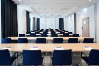 Holiday Inn Express & Suites Monheim am Rhein Hotel di Bedburg
