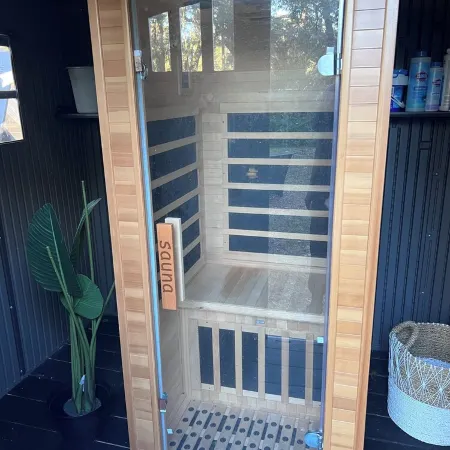 Welcome To Orlando's Chic Cabin! KING BED, FIREPLACE, SAUNA, HOT TUB, GAMES