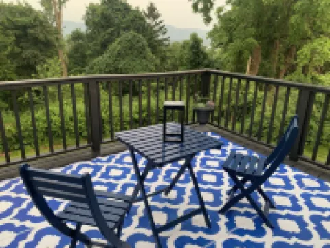Hudson River View Suite-idyllic getaway with fireplace & private deck-75 min NYC