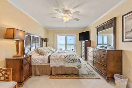 Top Floor with  Spectacular Direct Gulf View