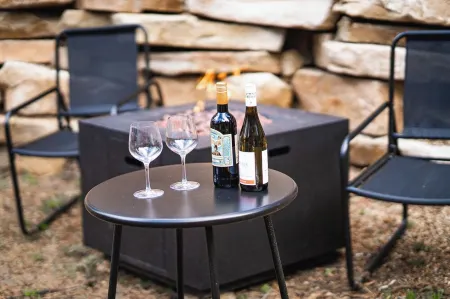 Private Hiking Trail! 2.4 Miles to Estes Park, Near Rmnp w/ King Bed. Dogs ok!