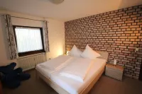 Gemütliche Ferienunterkunft für bis 14 Personen in der Vulkaneifel Hotels in Immerath