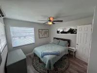 875 Oasis #4 Location!
