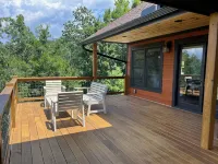 Lake cabin w/Mountain view, game room, & lake access, Sleeps 8, 3 King Bedrooms