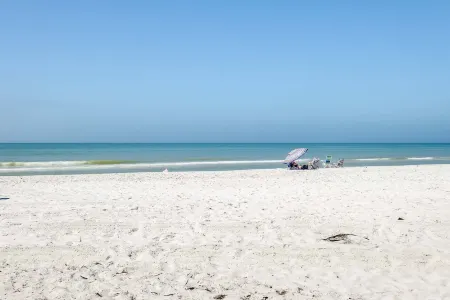 Sunset Views & Easy Beach Access