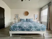 Home 7 Min to Lackland AFB & Close to SeaWorld Hotels near USAF Airman Heritage Training Complex, JBSA-Lackland, TX