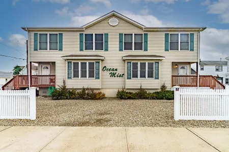 Seaside Park 3Br Beach Home – Family-Friendly, Walk to Beach + Peloton + Badges