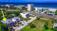 Romantic Getaway: Private Hot Tub & Honeymoon Suite Steps from the Beach