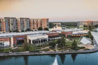 Modern Stay Centrally Located in The Woodlands