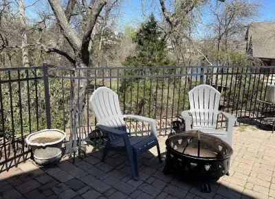 Lake Oasis w/Pool, Hot tub, Gym Hotels near Courtyard Plaza Shopping Center