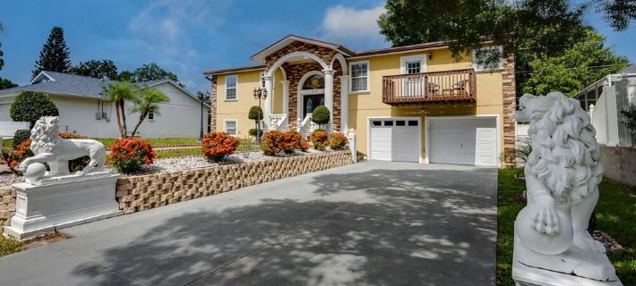 Luxury 5 Bedroom Dunedin home ~ TWO full kitchens, heated pool, hot tub! Hotele w: Dunedin