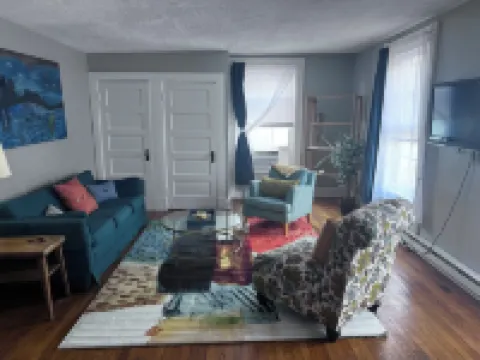 Dreamweaver — 1BR 1BA just two blocks from the downtown walking mall