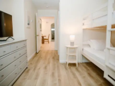 Spacious home 7 minutes away from the beach! Hotels in Goleta