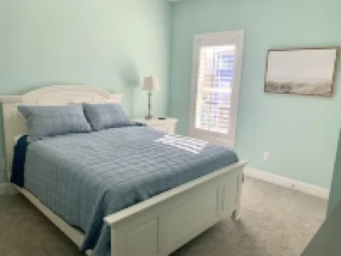 Carolina Skies Holden Beach.  3 Min Walk to Beach! Premier Host -Guest Favorite!