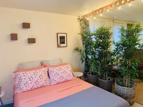 Elegant Beach Studio - rocket launch view, private patio, hammocks