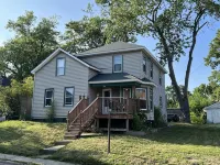 4-bedroom spacious home in the heart of Kalamazoo Seelye Kia of Kalamazoo附近的飯店