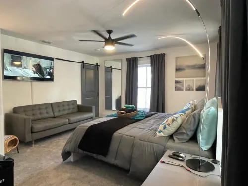 Cozy Historic home with 2 king size beds in Sanford