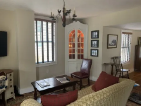 Dollhouse in Central Historic St Michaels Hotels in Saint Michaels