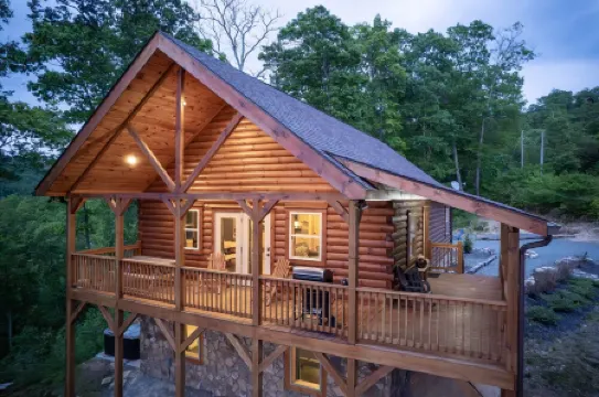 Incredible Views, Hot Tub, Pool Table, Waterfalls, Hiking