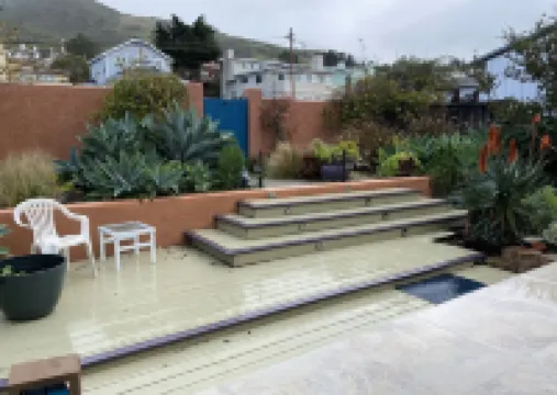 Beach House, 1 block to beach, walk to town, great outdoor space