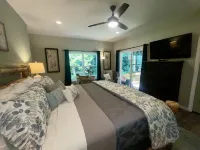 Memorial Day Special! 4Br for 8, Waterfalls, Hot-Tub, Fire-Pit. Private 3 Acres