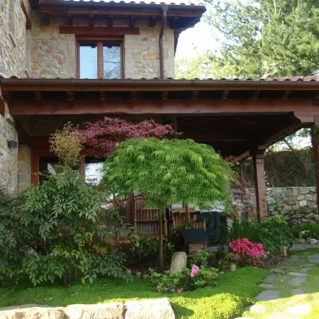 Casa La Marina. Berbes. Finca 3000 m2, parking, overlooking the sea / mountain, golf 500 m