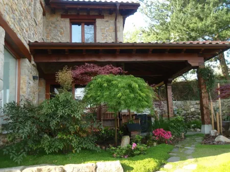 Casa La Marina. Berbes. Finca 3000 m2, parking, overlooking the sea / mountain, golf 500 m