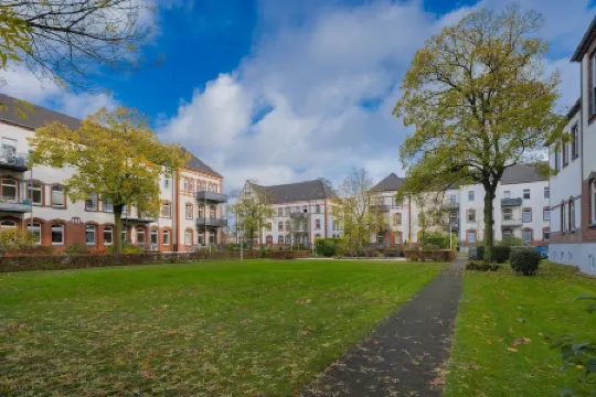 Design & history I king beds+kitchen+parking