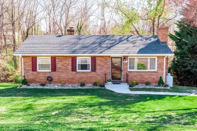 The Bartlett Nook/ HOT TUB/ 3-BEDROOM/ 4 BEDS/ CLOSE TO LU Hôtels à proximité de : Randolph College