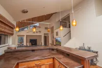 Serene yoga retreat with private heated pool! Just minutes from hiking!