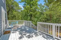 ★Hilltop Wooded Bliss♥ - Secluded Near Lake Fenced