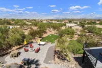 Fountain View, Heated Pool Included & A Family Retreat