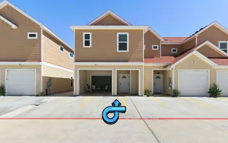 Charming Beachside 505-Pool-Gameroom-Close 2 Beach Отели рядом с достопримечательностью «Palmilla Beach Resort & Golf Club»