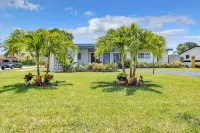 Beauty and the Beach Vacation House|Backyard w/ Heated Pool +Games