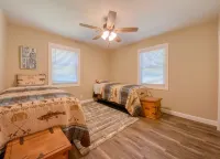 Ultimate Riverfront Stay Huge Dock + Prime Fishing Access