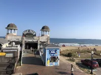 Beachfront Luxury Grand Victorian Condo (Primetime View directly down the pier)