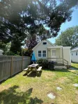 Charming 2-bedroom cottage in delightful Beach Haven