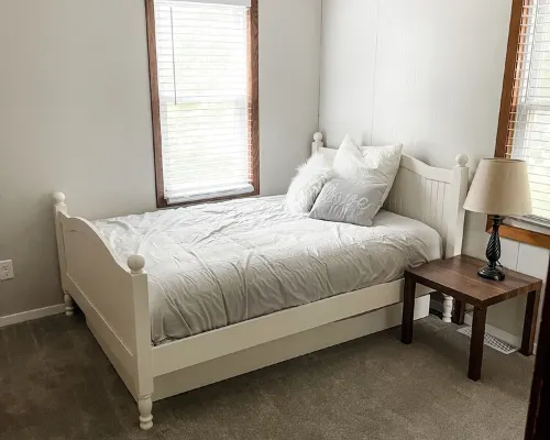 Cozy Home-Close to Lake & Centrally Located! フェアモントのホテル