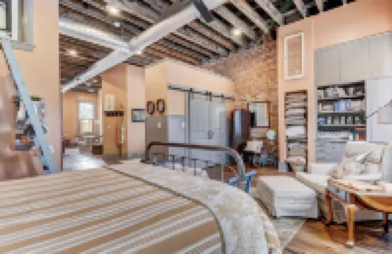 The Loft on the Square Hotels in Menard County