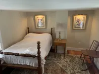 Dollhouse in Central Historic St Michaels