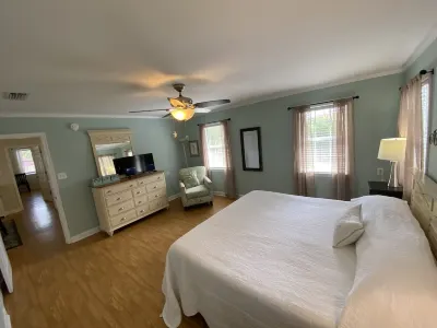 Newly updated, screened porches, dog friendly, fenced yard