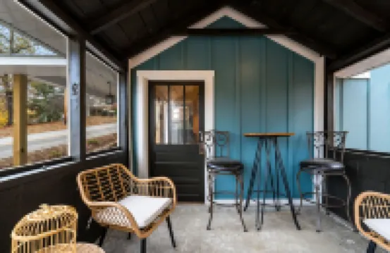 Beautiful cabin just seconds from Dale Hollow Lake!