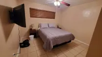Affordable Business/Family Apartment with Garage
