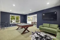 Montana Mansion: Theater, Gym, Arcade, Billiards