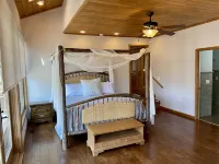 North Keowee Family Lake House on Private Cove With Dock / 5 MIN FROM JOCASSEE