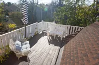 Bright & Stylish Coastal Retreat in Marblehead Historic Center w Parking!